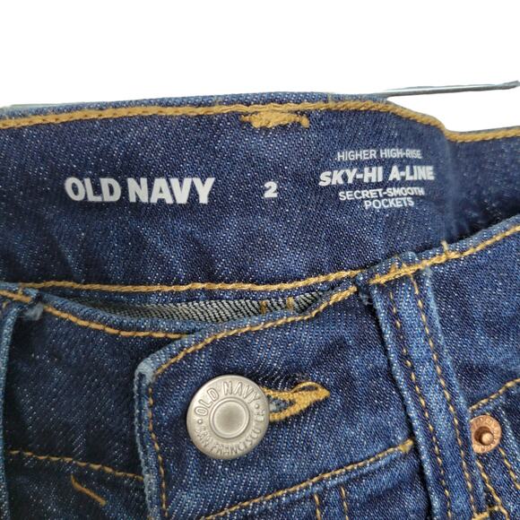 Old Navy Higher High Rise Button Fly Secret Smooth Pocket Jean Shorts Sz 2 - Picture 8 of 8